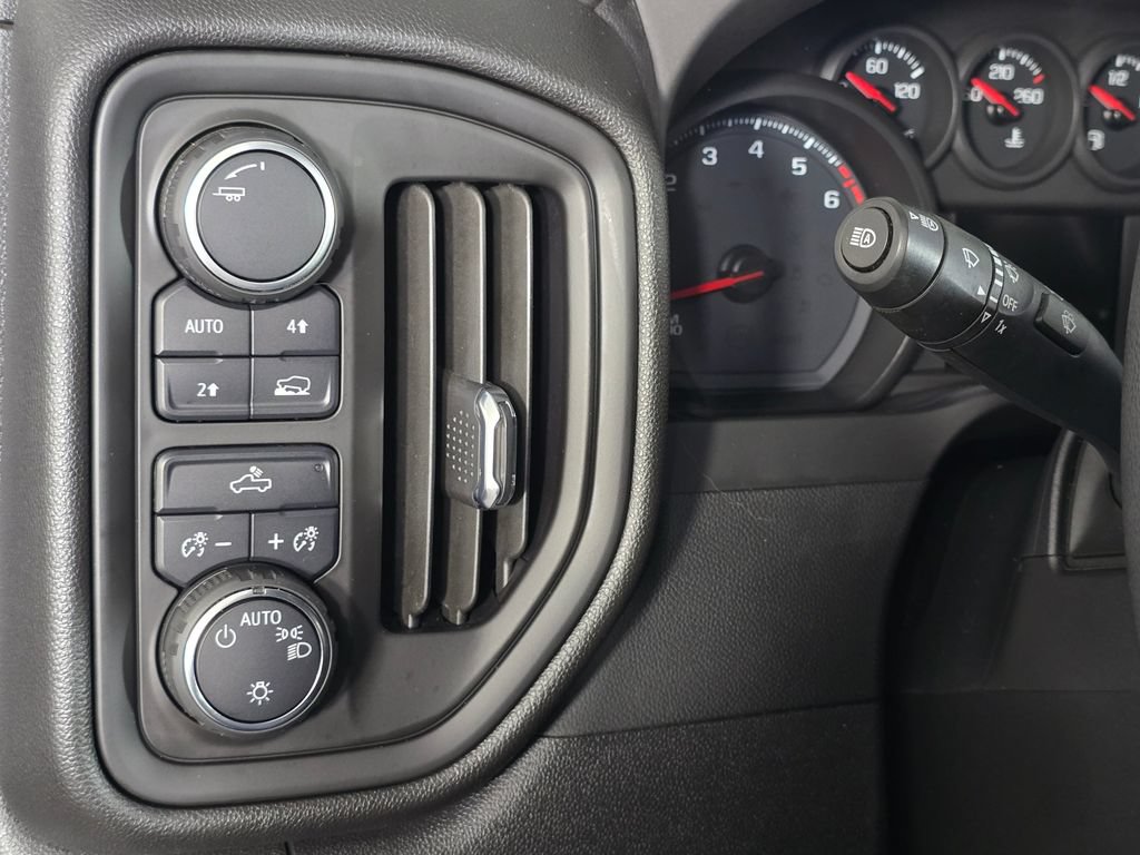 2023 Chevrolet Silverado 1500 Custom - Photo 24