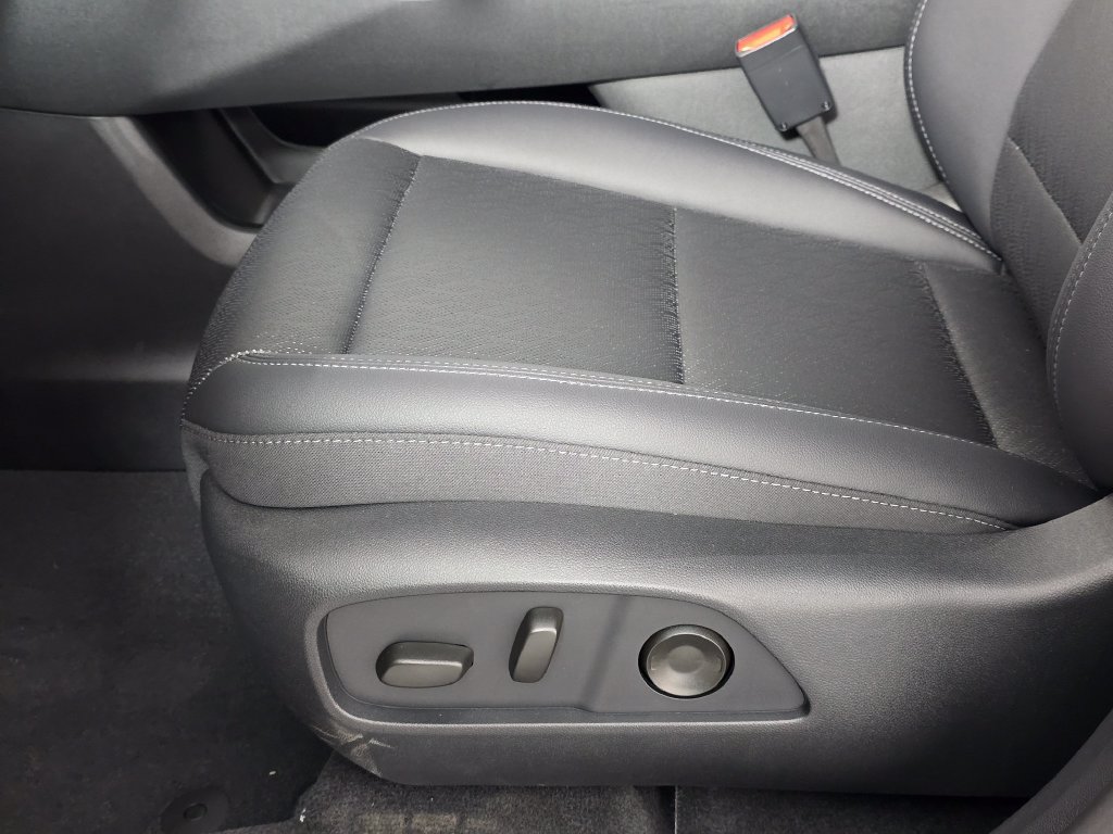 2027 Chevrolet Equinox LT - Photo 12