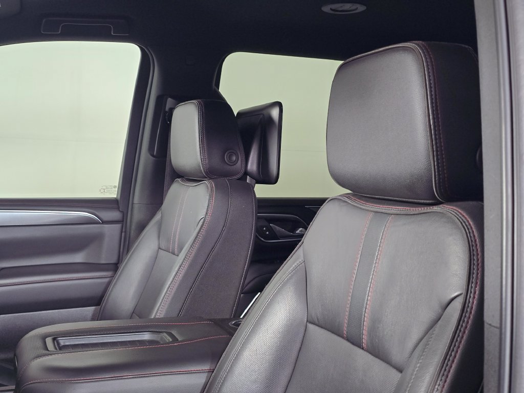 2021 Chevrolet Suburban RST - Photo 12