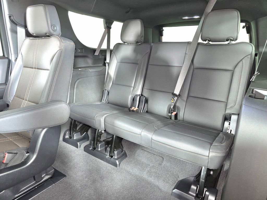 2025 Chevrolet Suburban High Country - Photo 16
