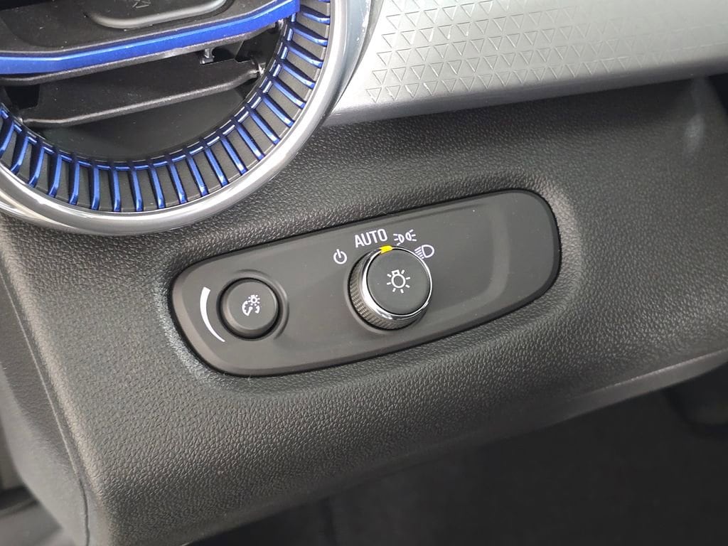 2026 Chevrolet Trax LT - Photo 21