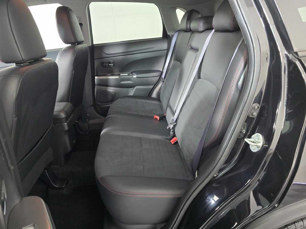 2025 Mitsubishi Outlander Sport S - Photo 15