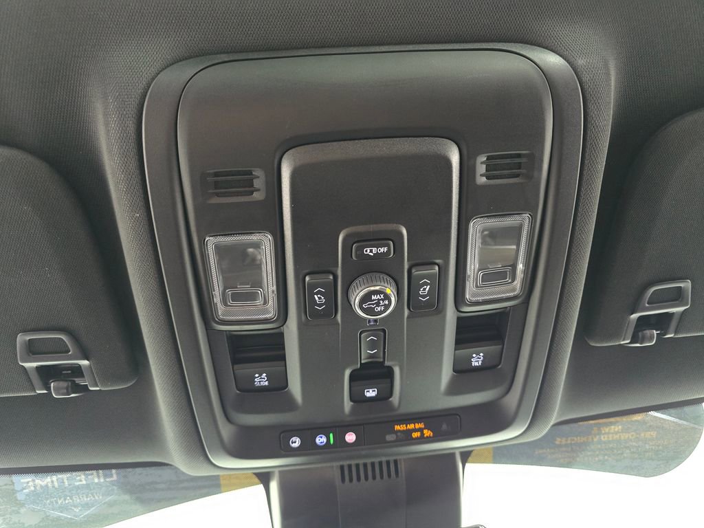 2025 Chevrolet Suburban High Country - Photo 36