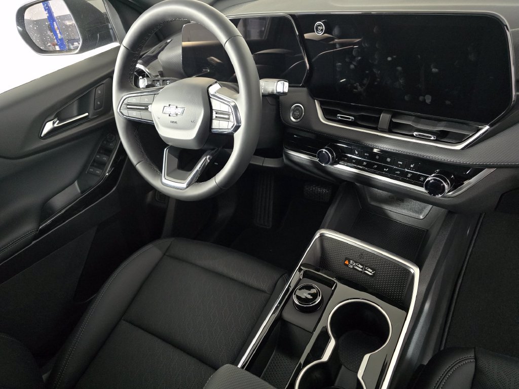 2027 Chevrolet Equinox LT - Photo 17