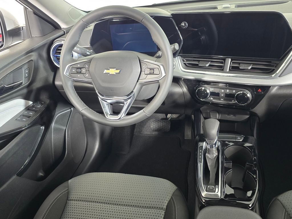 2026 Chevrolet Trax LT - Photo 17