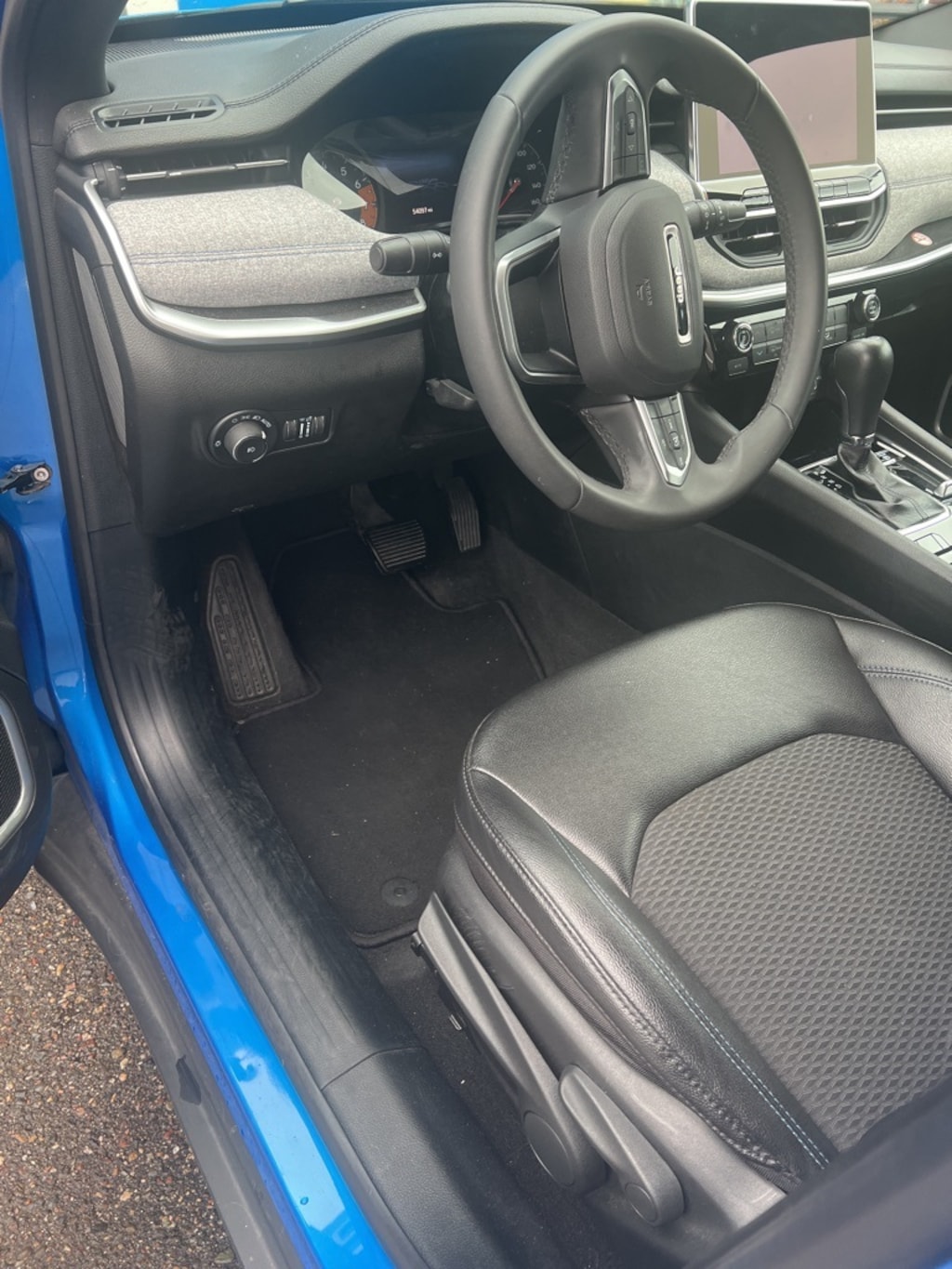 Used 2024 Jeep Compass Latitude SUV