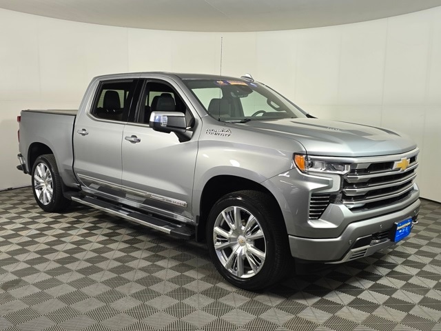 Used 2024 Chevrolet Silverado 1500 High Country with VIN 1GCUDJEL3RZ168657 for sale in Brainerd, Minnesota