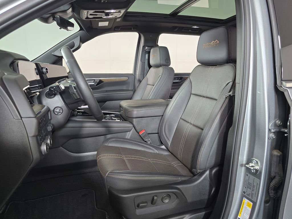 2025 Chevrolet Suburban High Country - Photo 11