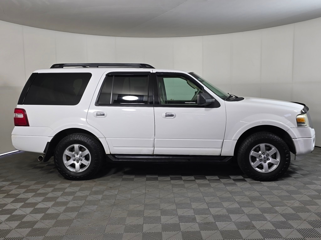 Used 2010 Ford Expedition XLT with VIN 1FMJU1G52AEA17141 for sale in Brainerd, Minnesota