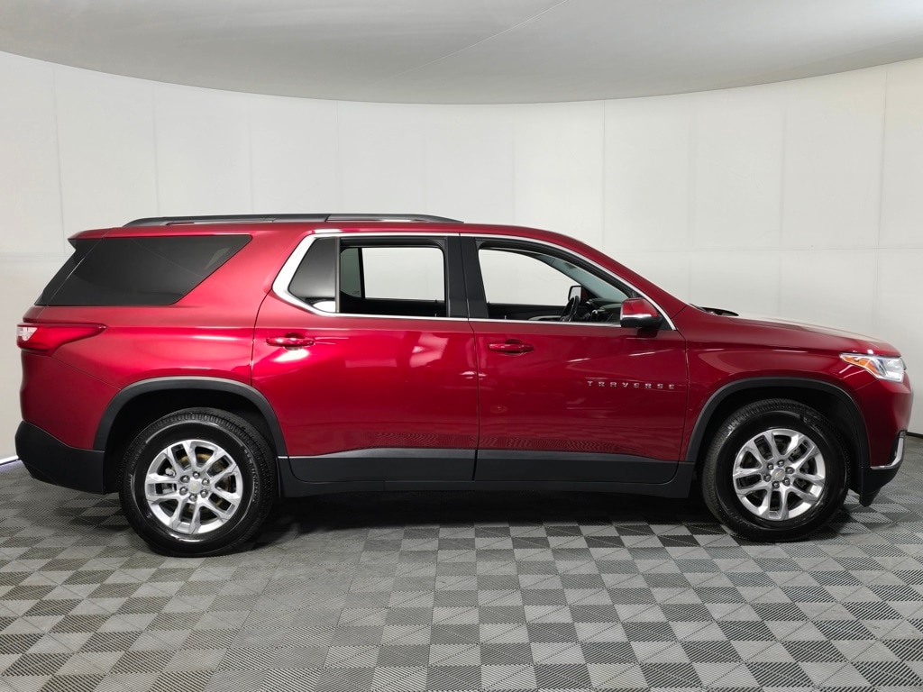 Used 2021 Chevrolet Traverse 1LT with VIN 1GNEVGKW4MJ133594 for sale in Brainerd, Minnesota