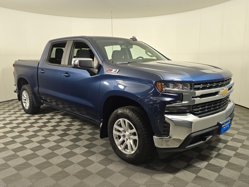 Used 2020 Chevrolet Silverado 1500 LT with VIN 3GCUYDED6LG436445 for sale in Brainerd, Minnesota