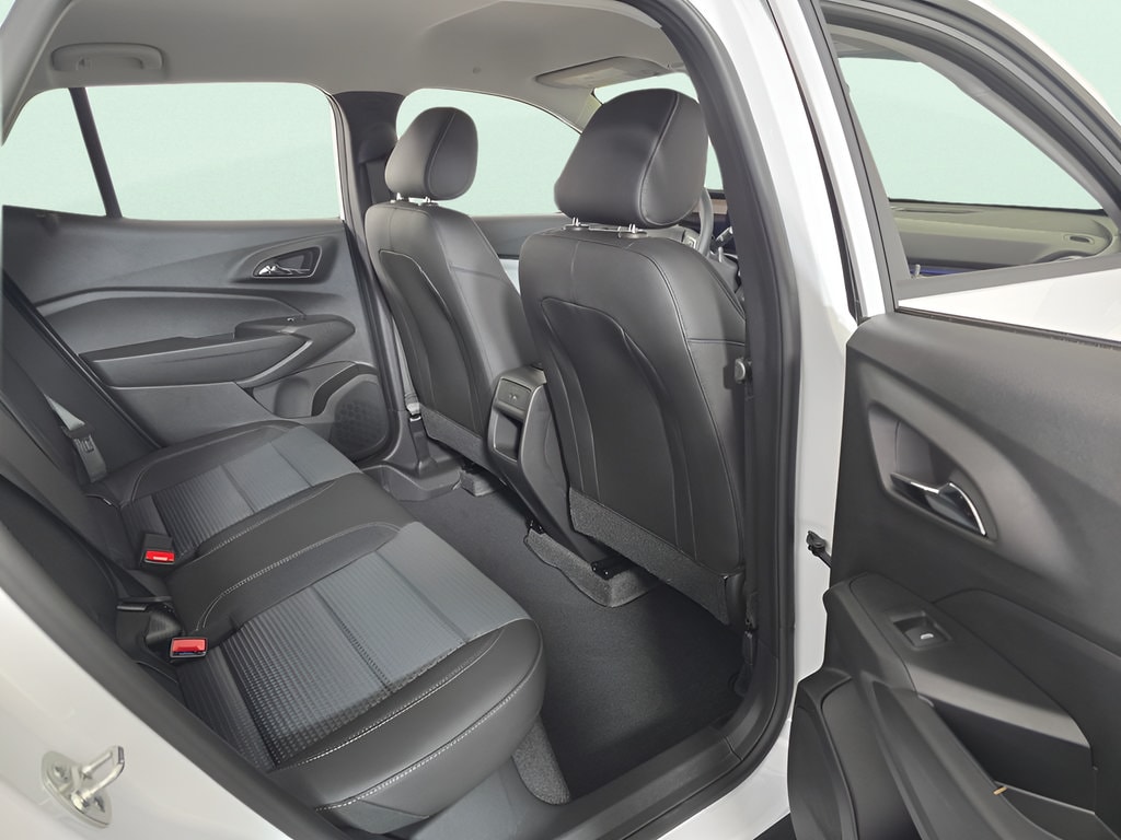 2026 Chevrolet Trax LT - Photo 14