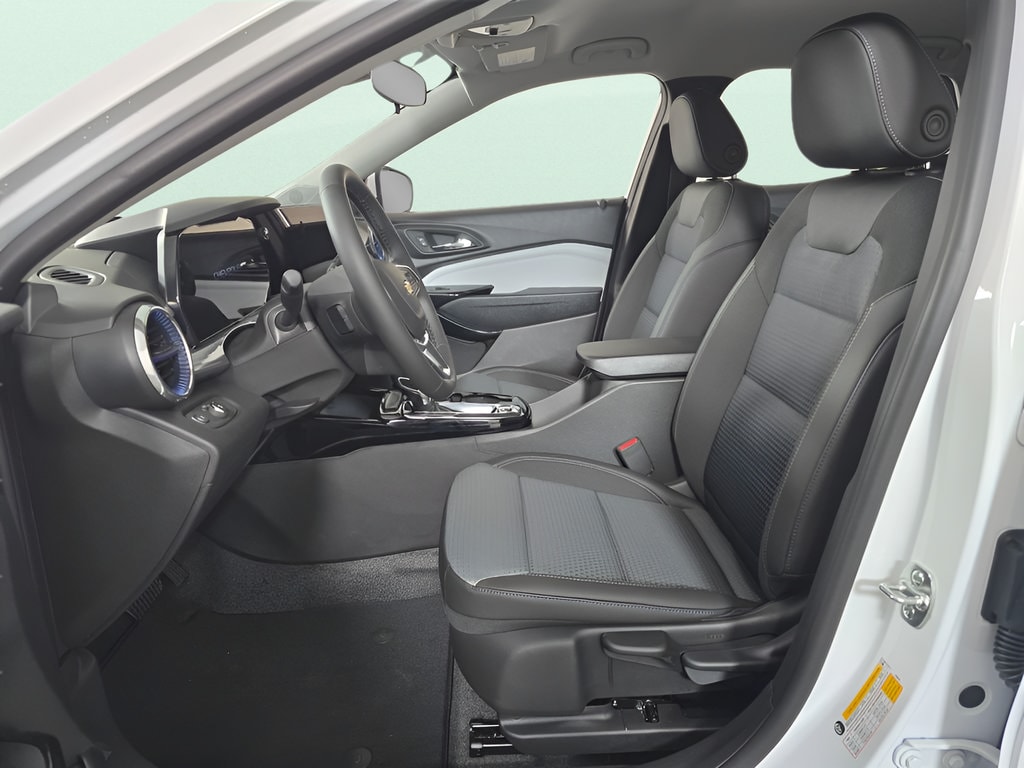 2026 Chevrolet Trax LT - Photo 11