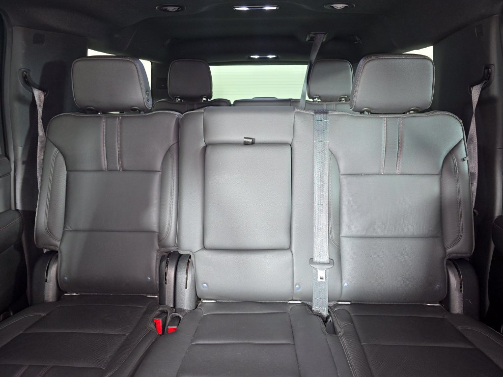 2021 Chevrolet Suburban RST - Photo 13