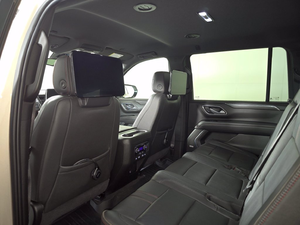 2021 Chevrolet Suburban RST - Photo 14