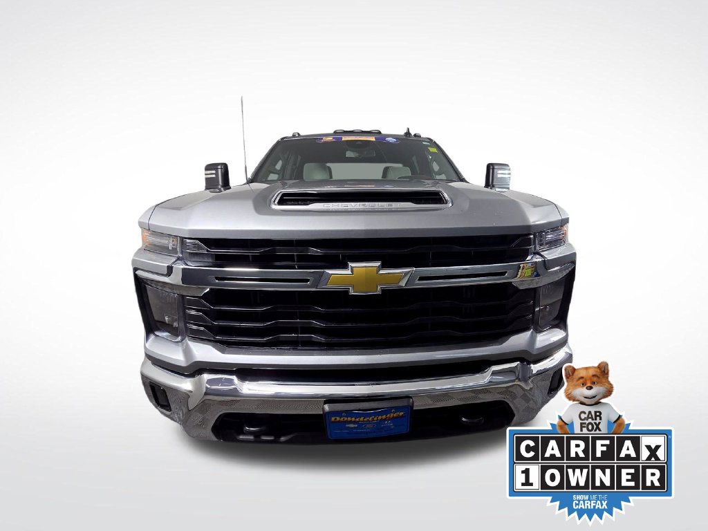 2025 Chevrolet Silverado 3500HD LT - Photo 2