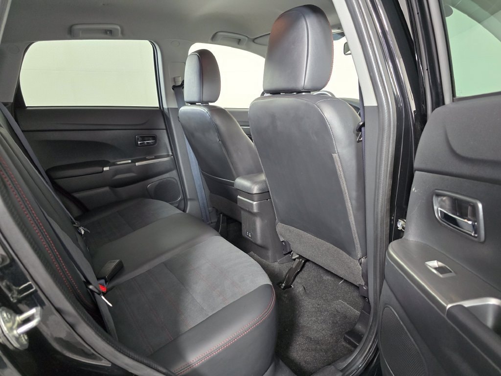 2025 Mitsubishi Outlander Sport S - Photo 17