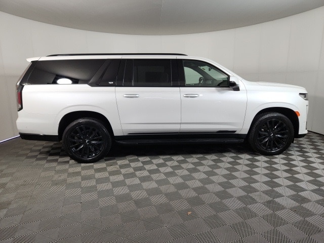 Used 2021 Cadillac Escalade ESV Premium Luxury with VIN 1GYS4KKL0MR182939 for sale in Brainerd, Minnesota