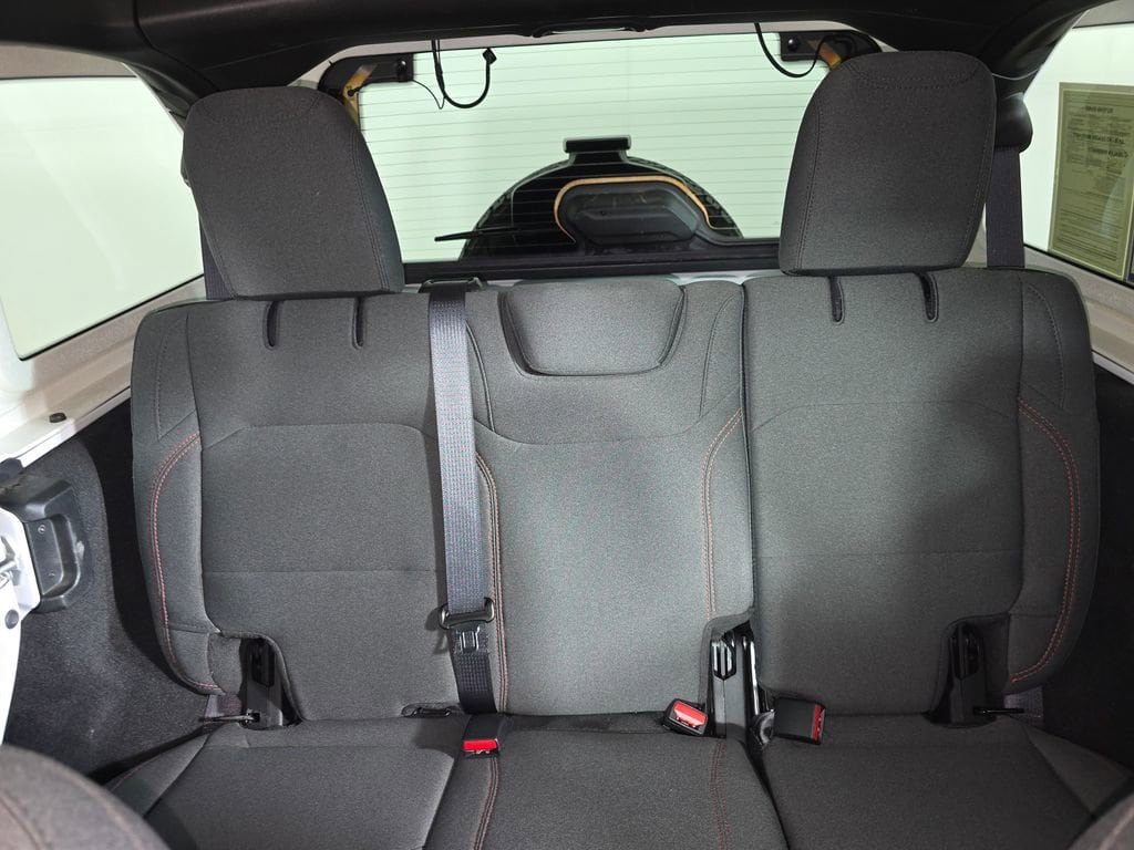 2025 Jeep Wrangler 4-Door Rubicon - Photo 12