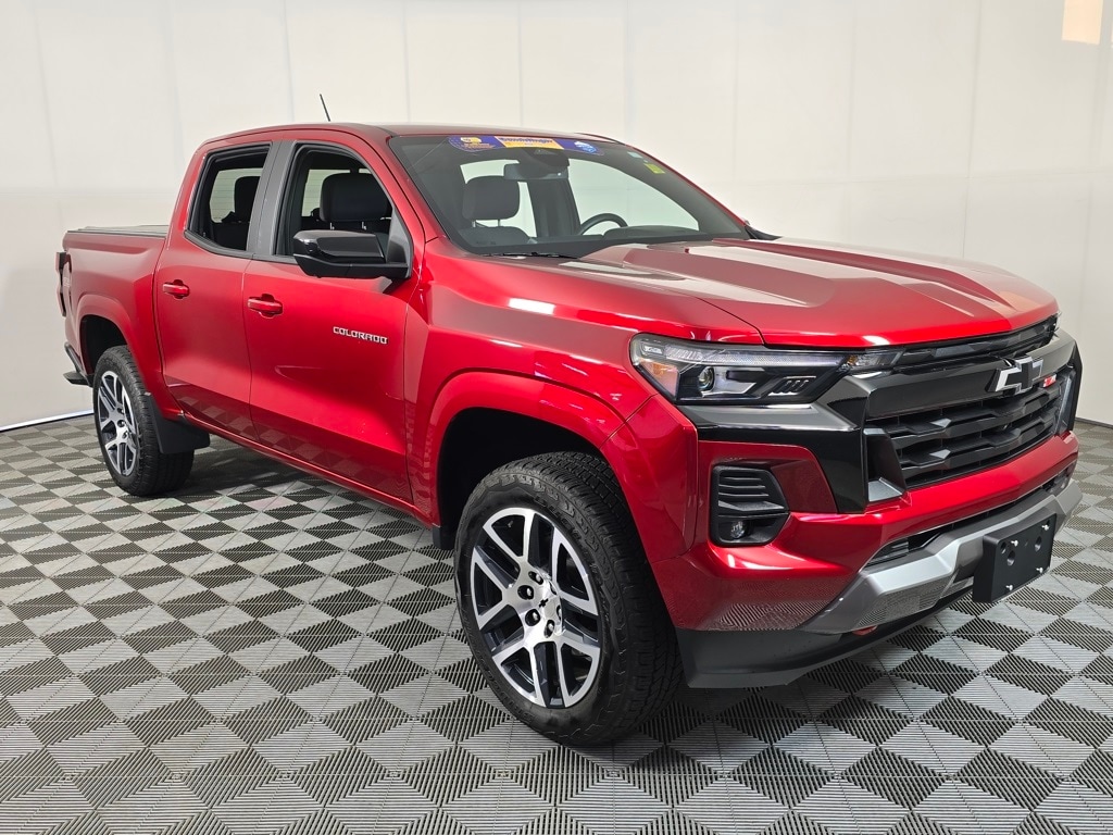 Used 2024 Chevrolet Colorado Z71 with VIN 1GCPTDEK9R1249122 for sale in Brainerd, Minnesota