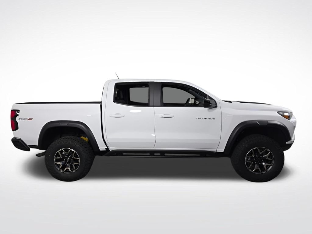2026 Chevrolet Colorado ZR2 - Photo 8