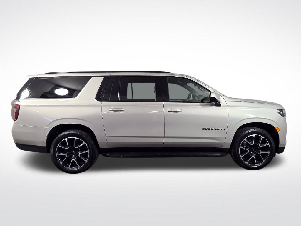 2021 Chevrolet Suburban RST - Photo 8