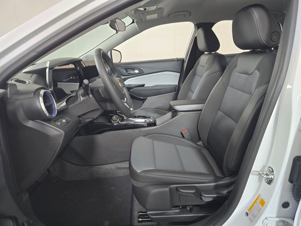 2026 Chevrolet Trax LT - Photo 11