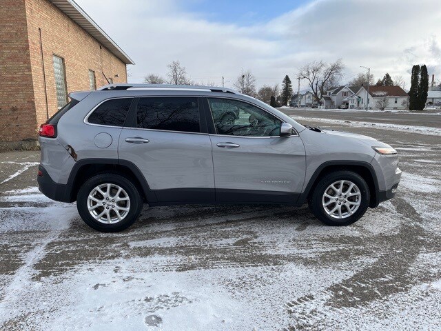 Used 2015 Jeep Cherokee Latitude with VIN 1C4PJMCBXFW578273 for sale in Grand Rapids, Minnesota