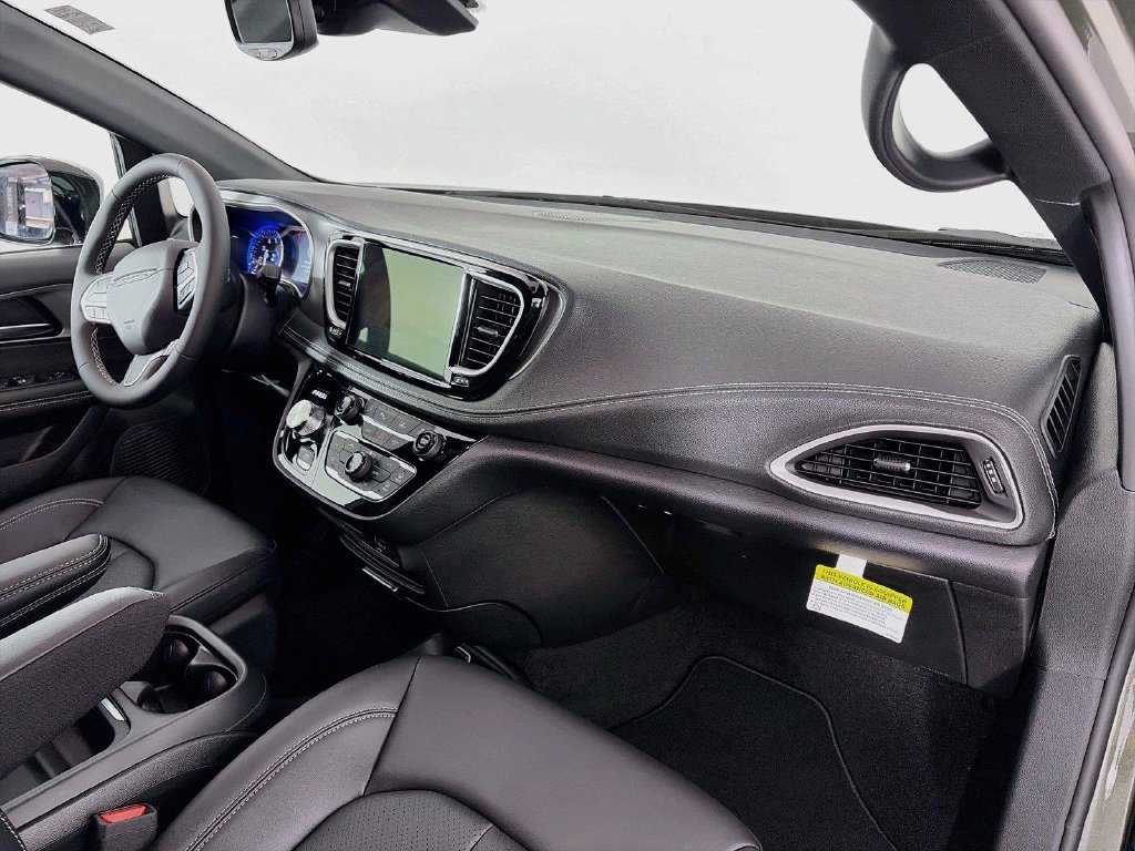 2027 Chrysler Pacifica Select - Photo 29