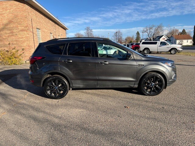 Used 2019 Ford Escape SE with VIN 1FMCU9GD2KUB79048 for sale in Grand Rapids, Minnesota