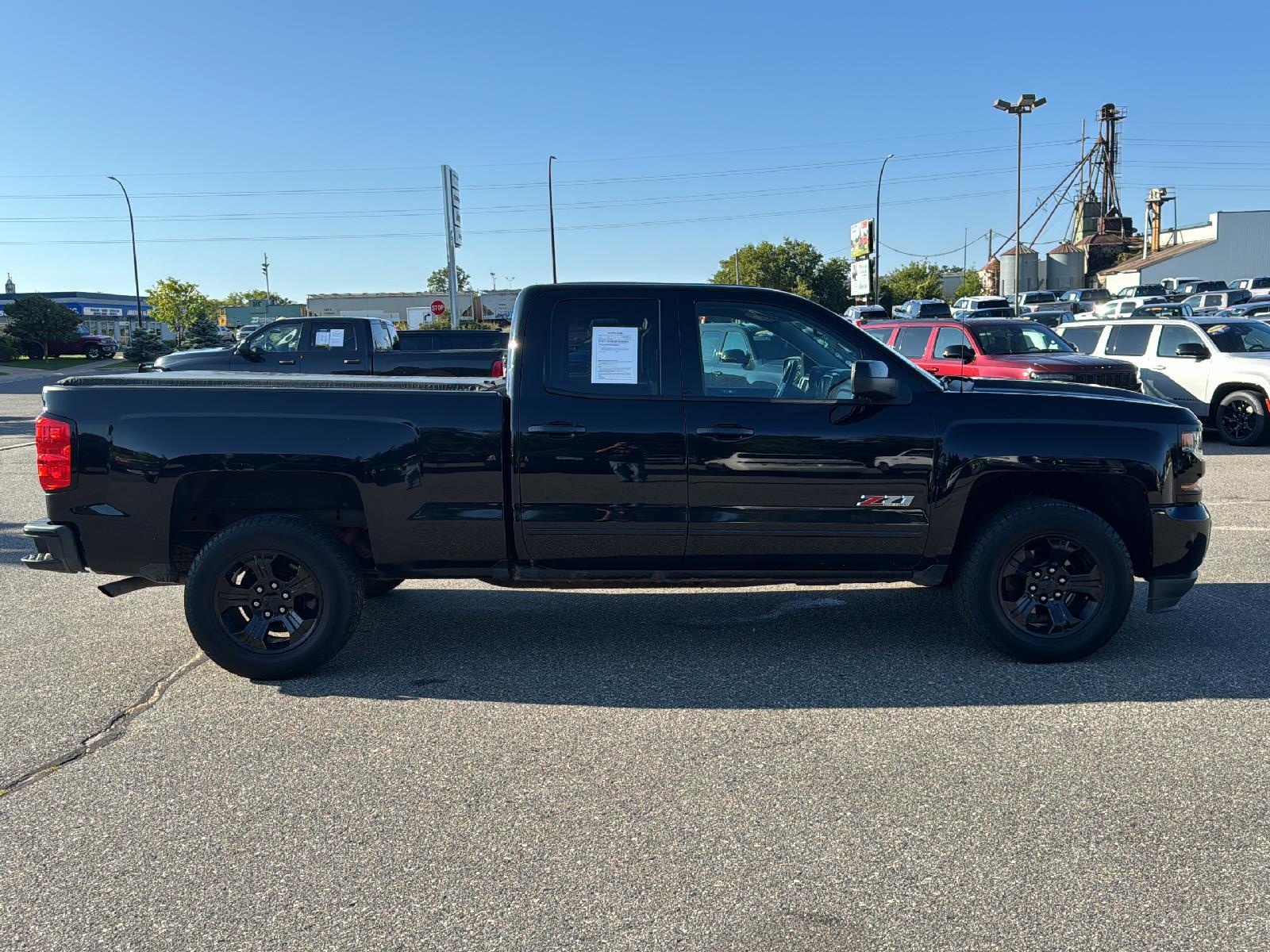 Used 2017 Chevrolet Silverado 1500 LT Z71 with VIN 1GCVKREC8HZ295296 for sale in Grand Rapids, MN