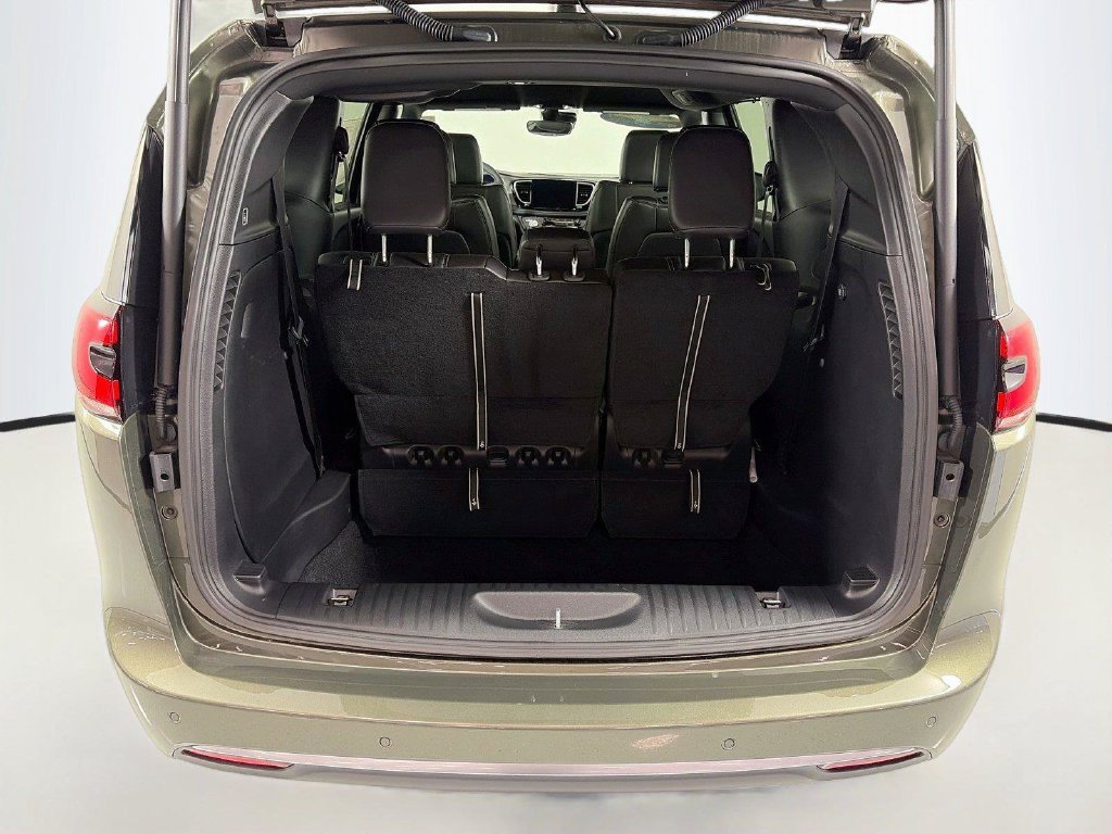 2027 Chrysler Pacifica Select - Photo 25