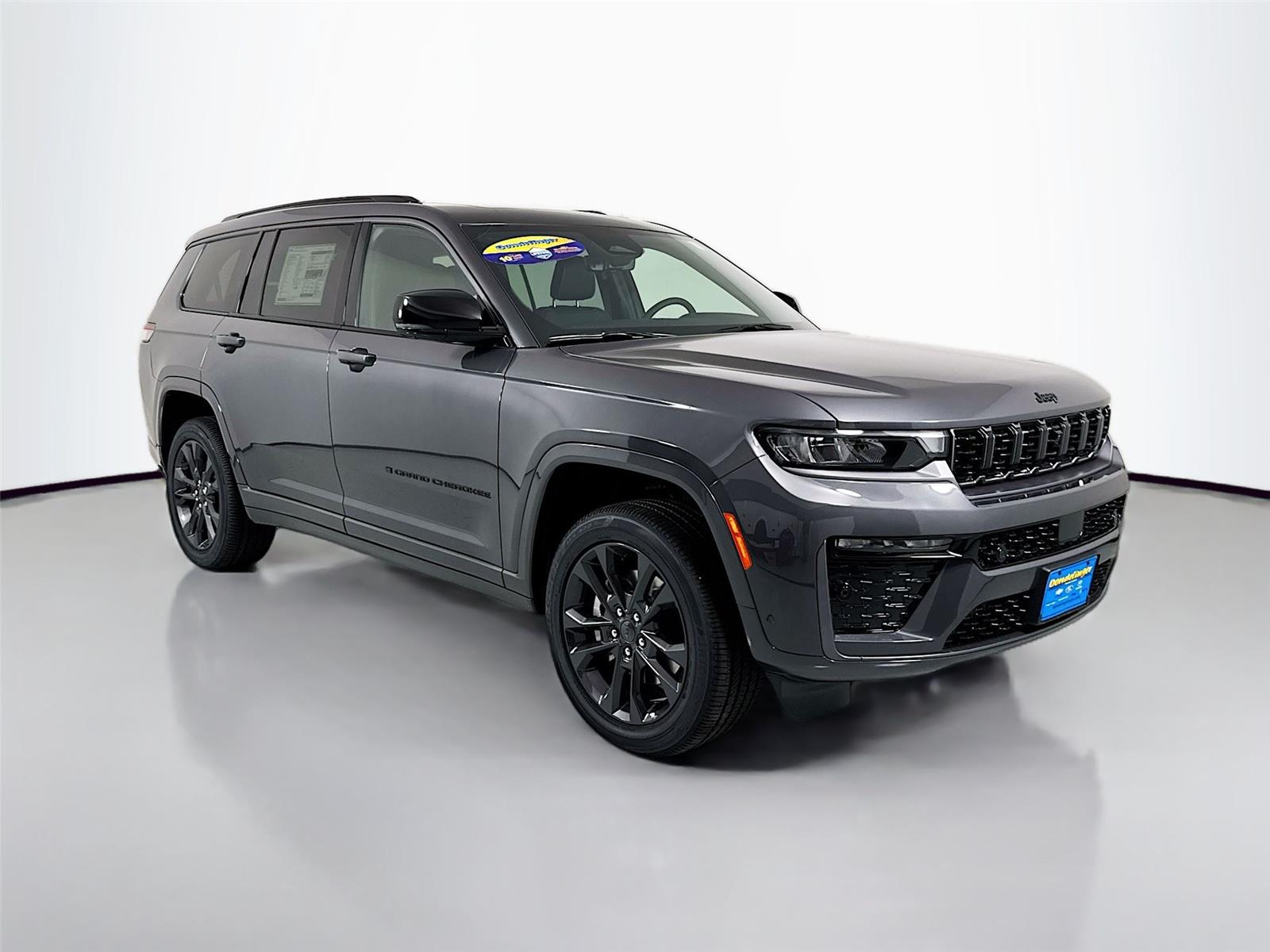 2026 Jeep Grand Cherokee L Limited Reserve 4x4's photo