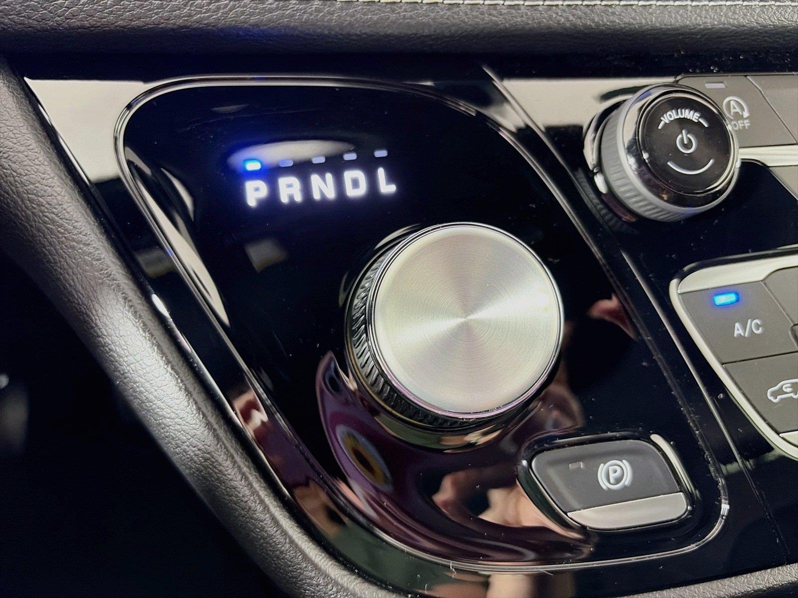 2027 Chrysler Pacifica Select - Photo 17