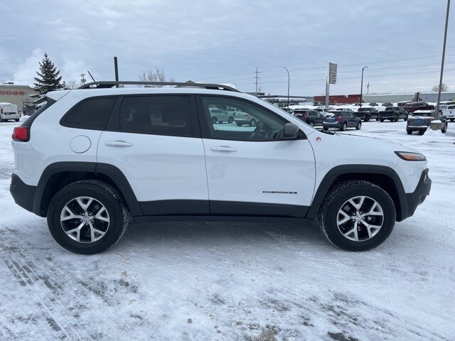 Used 2015 Jeep Cherokee Trailhawk with VIN 1C4PJMBS3FW646933 for sale in Grand Rapids, Minnesota