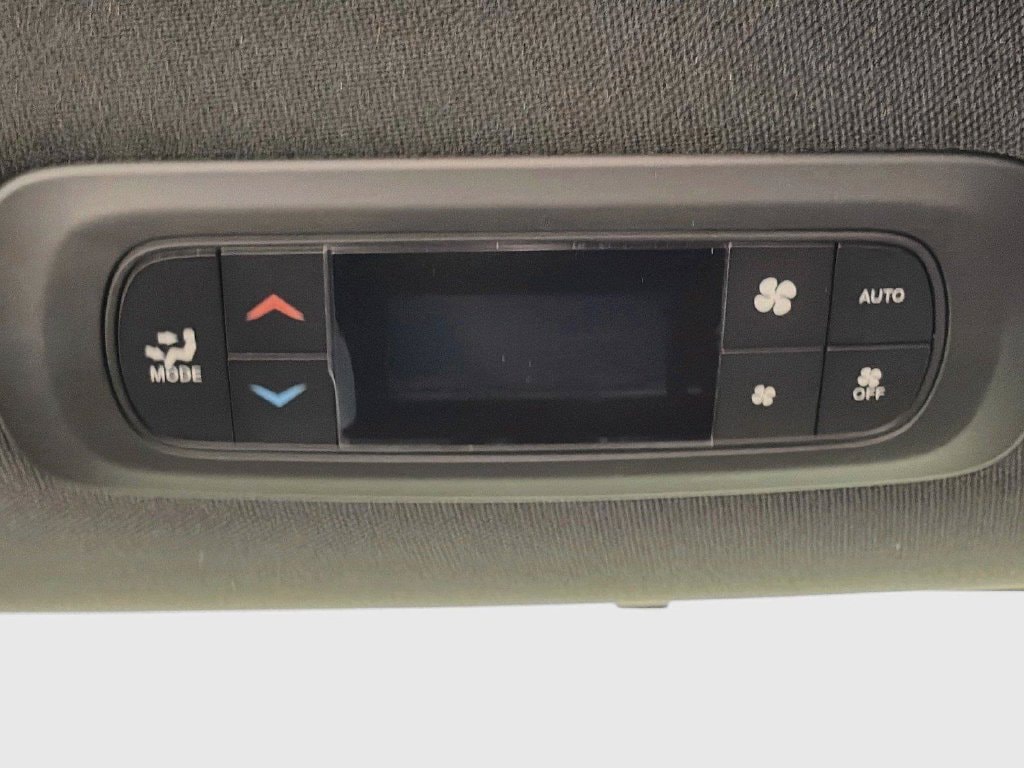 2027 Chrysler Pacifica Select - Photo 24