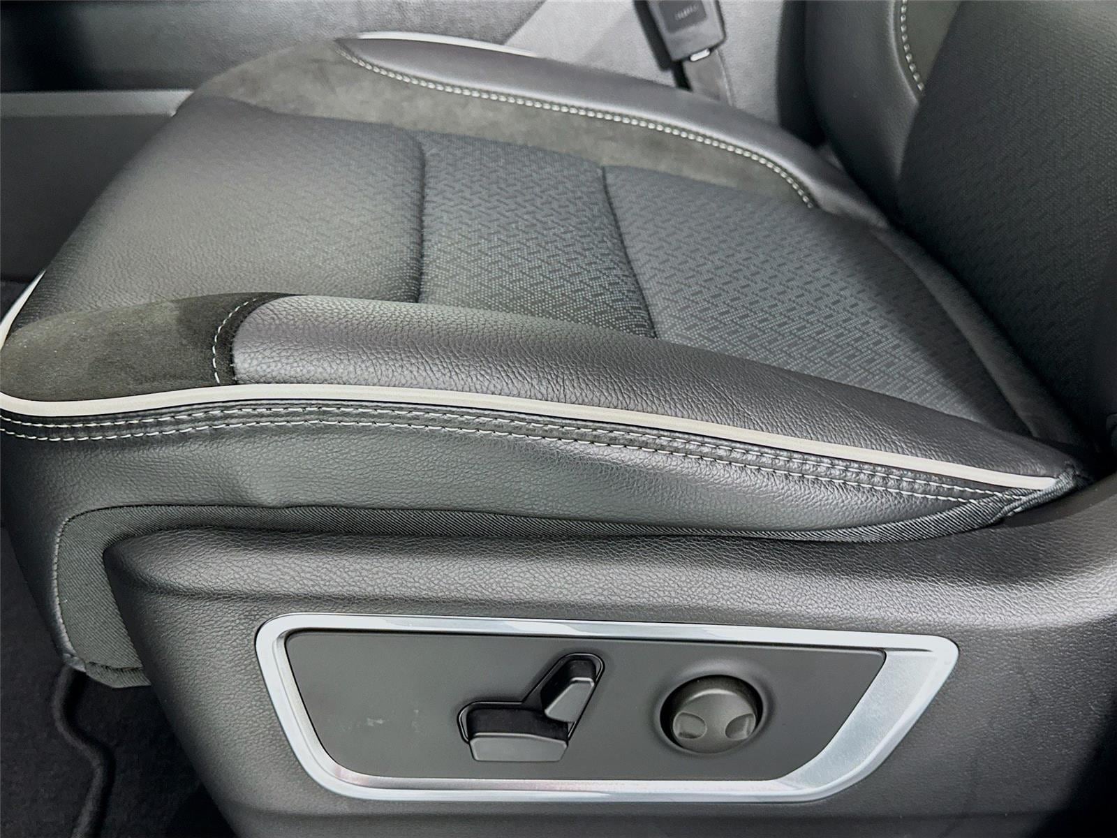2026 RAM 1500 Laramie - Photo 21