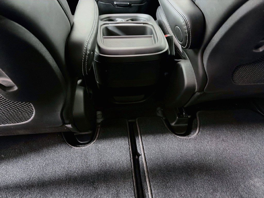 2027 Chrysler Pacifica Select - Photo 34