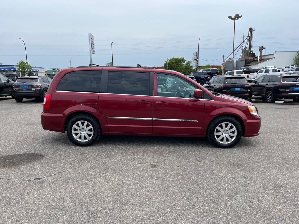 Used 2015 Chrysler Town & Country Touring with VIN 2C4RC1BG1FR544617 for sale in Grand Rapids, Minnesota
