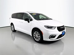 2026 Chrysler Pacifica Limited Passenger Van