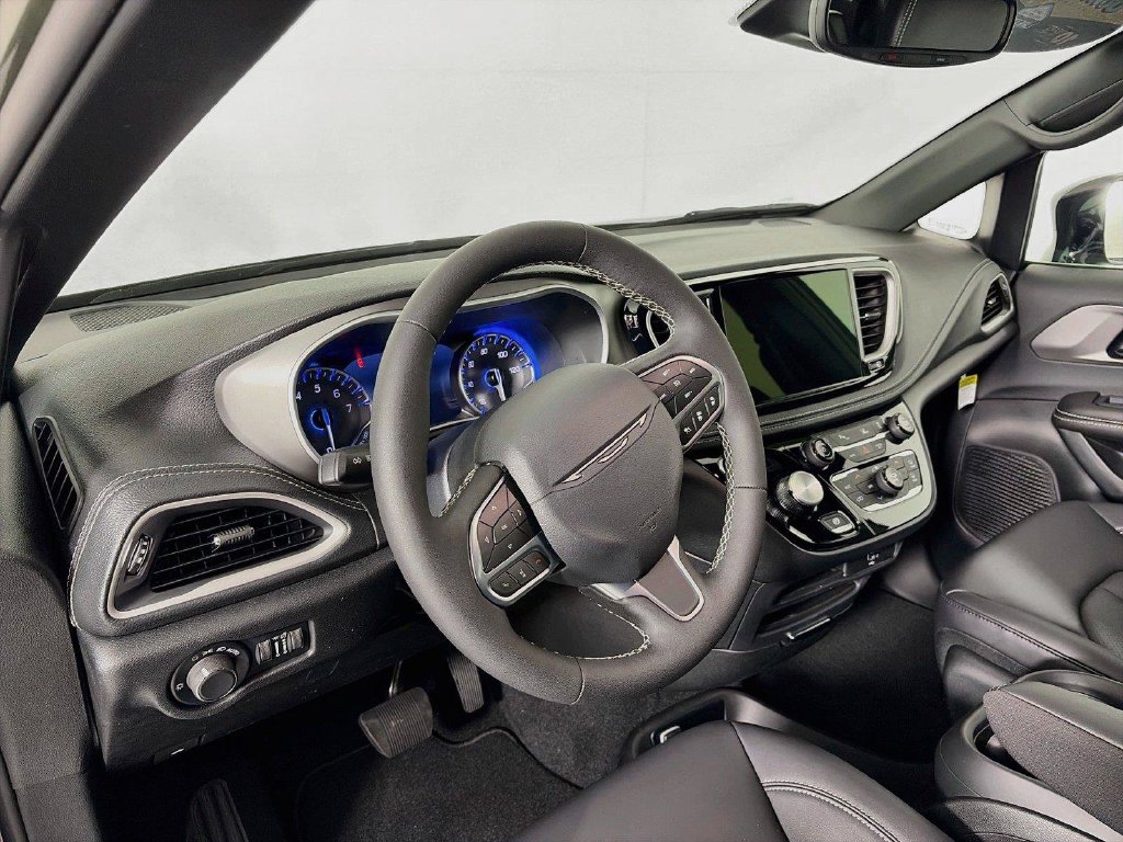 2027 Chrysler Pacifica Select - Photo 9