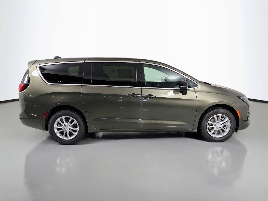 2027 Chrysler Pacifica Select - Photo 8