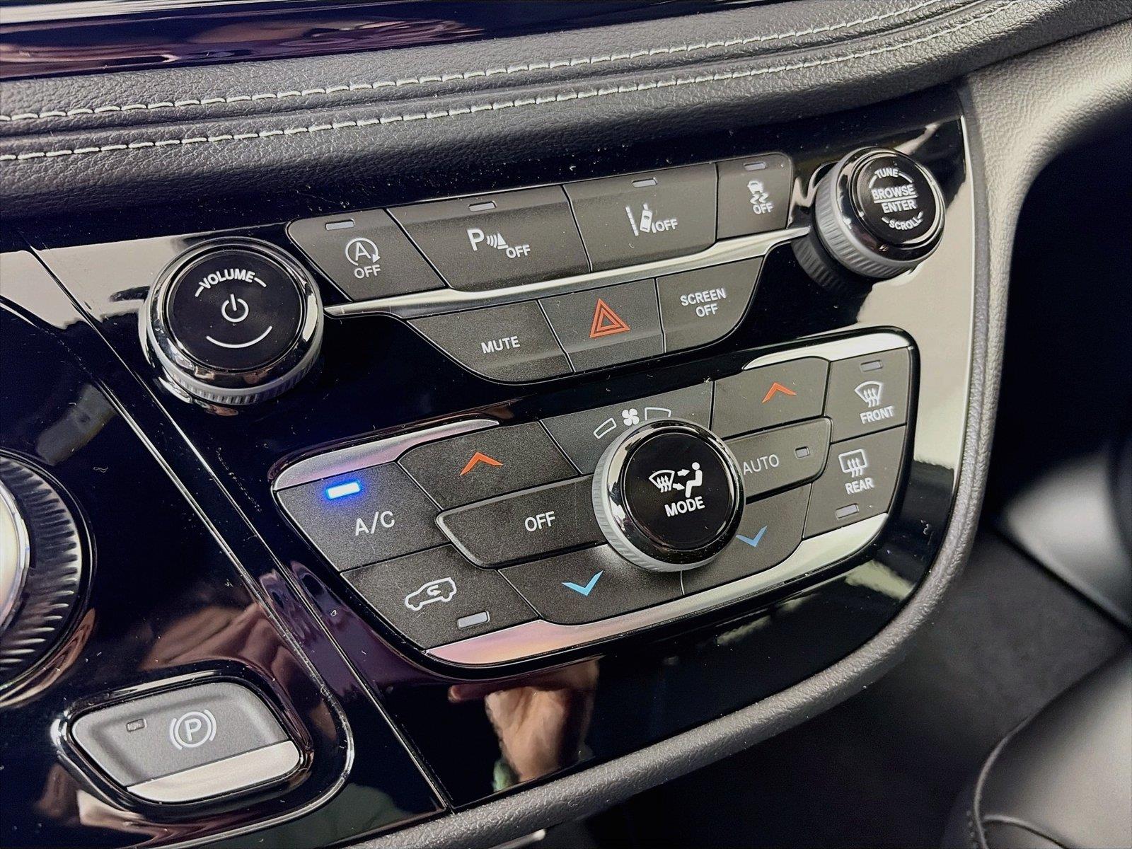 2027 Chrysler Pacifica Select - Photo 16