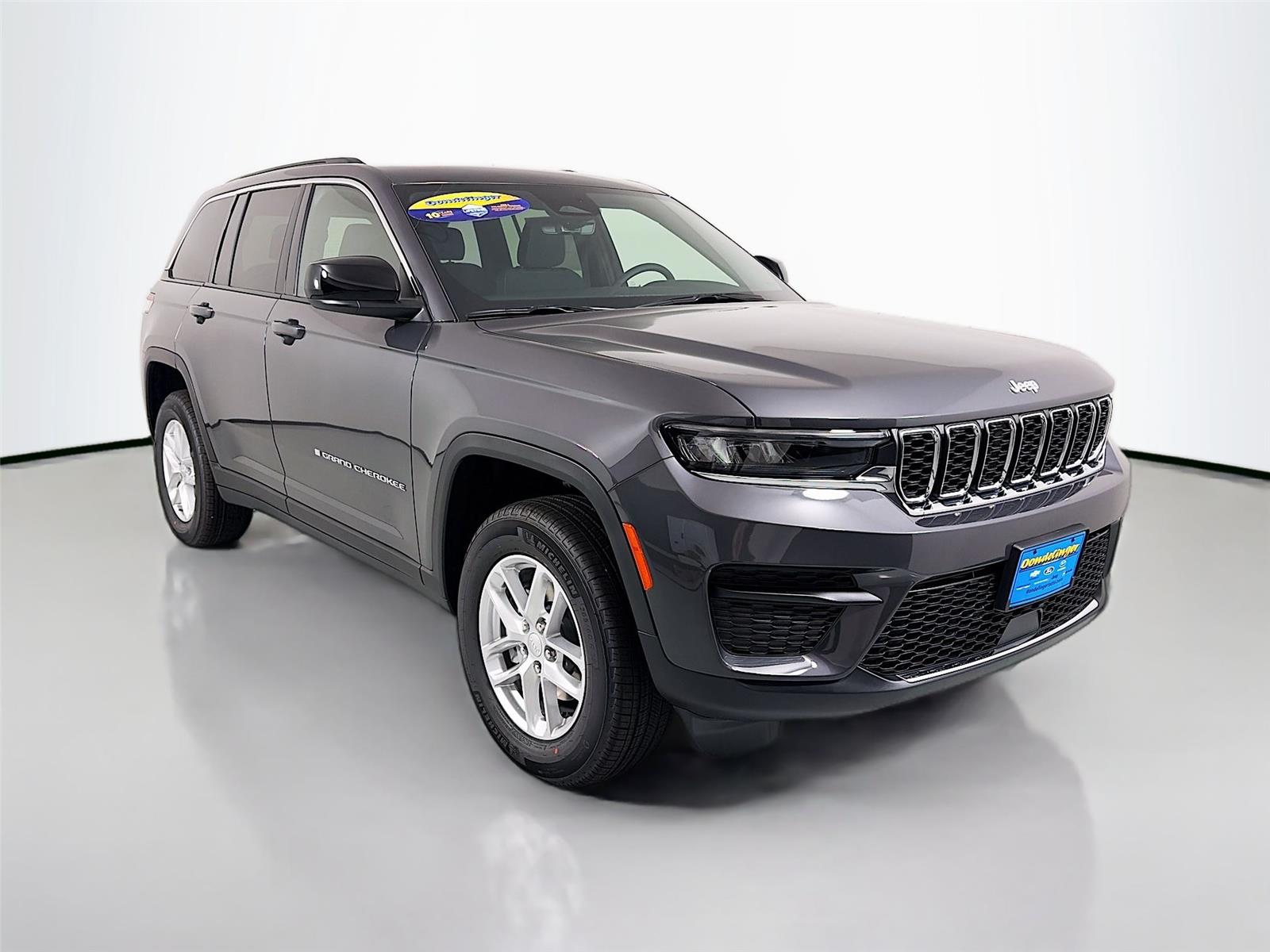2026 Jeep Grand Cherokee Laredo X 4x4's photo
