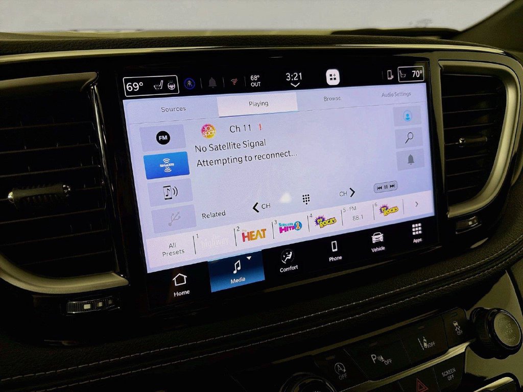 2027 Chrysler Pacifica Select - Photo 14