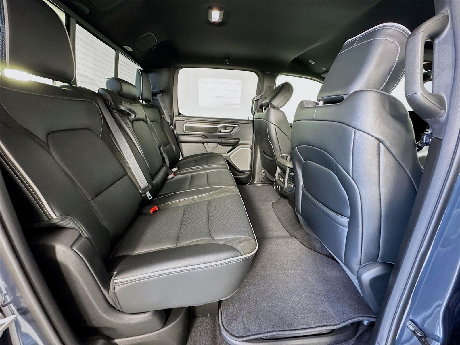 2026 RAM 1500 Laramie - Photo 29