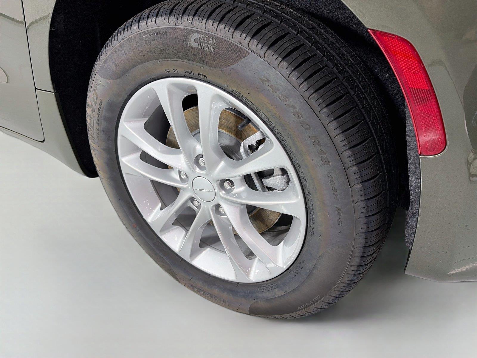 2027 Chrysler Pacifica Select - Photo 32