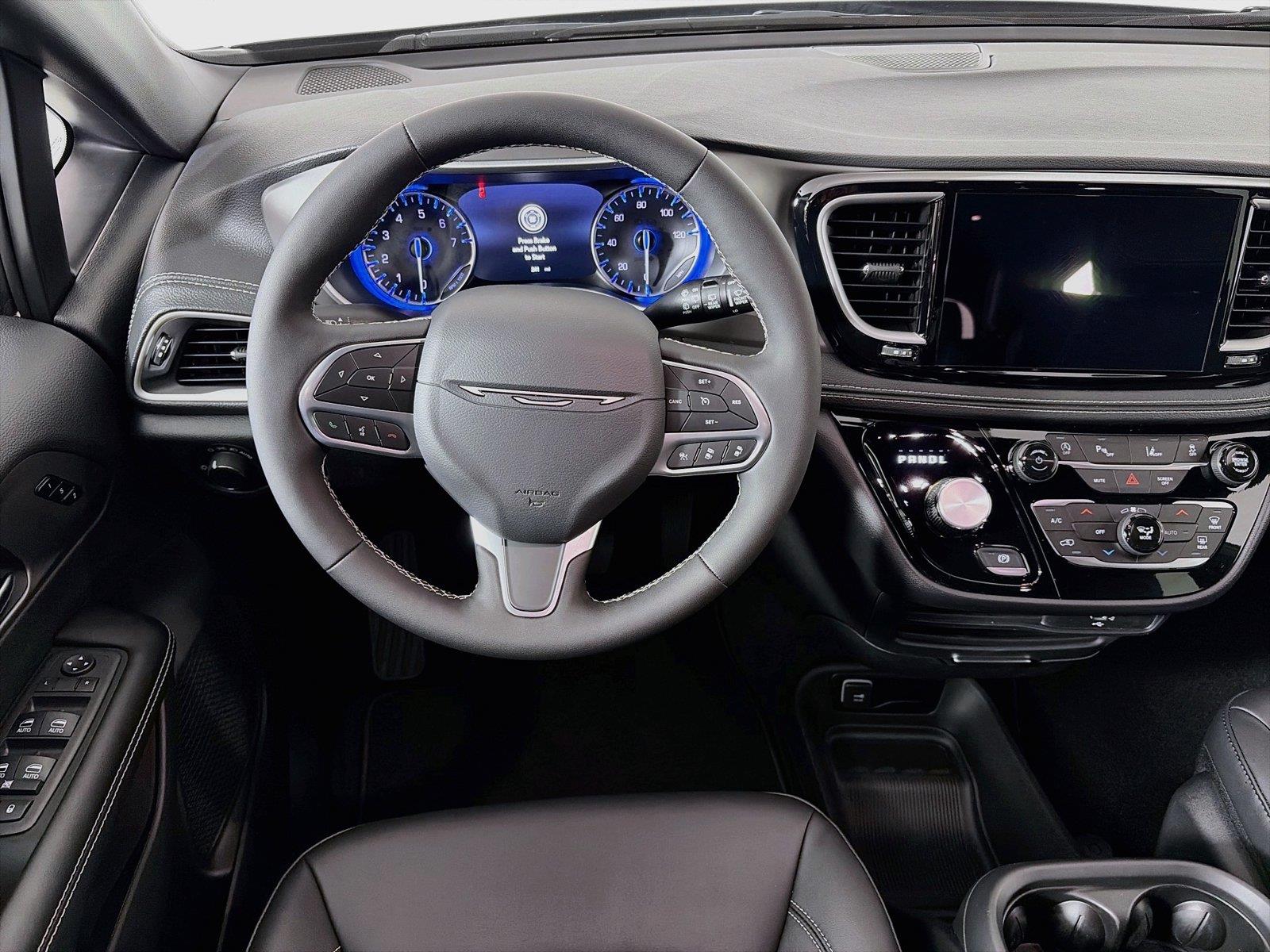 2027 Chrysler Pacifica Select - Photo 23