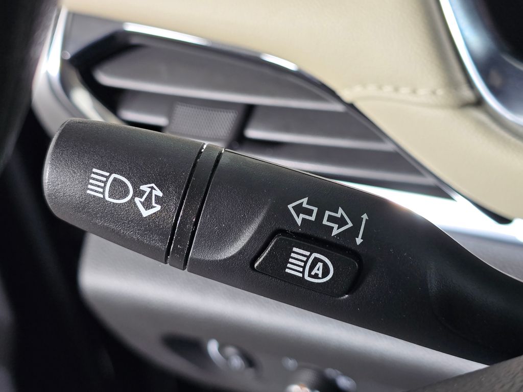 2023 Chevrolet Traverse LS - Photo 26