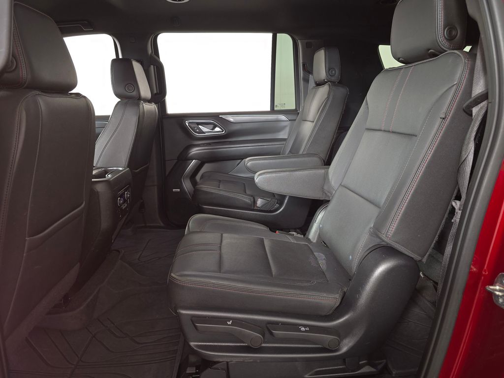 2022 Chevrolet Suburban RST - Photo 16